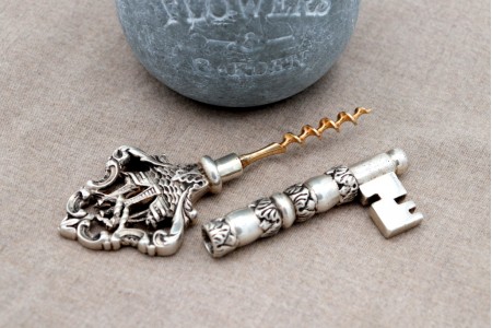 Saca rolhas em prata em forma de chave